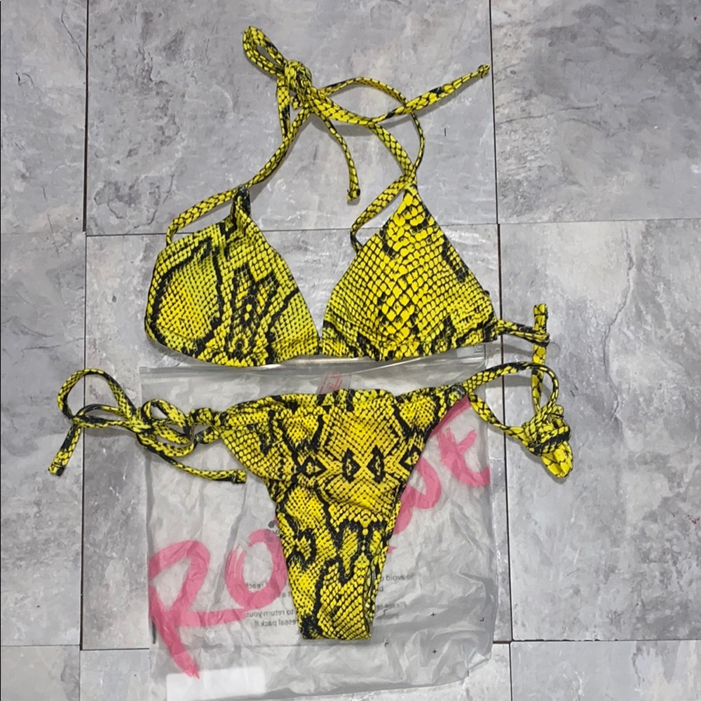 ROMWE Yellow Snakeskin Bikini size small s women brand new swimwear